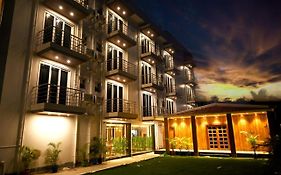 Blue Waves Hotel