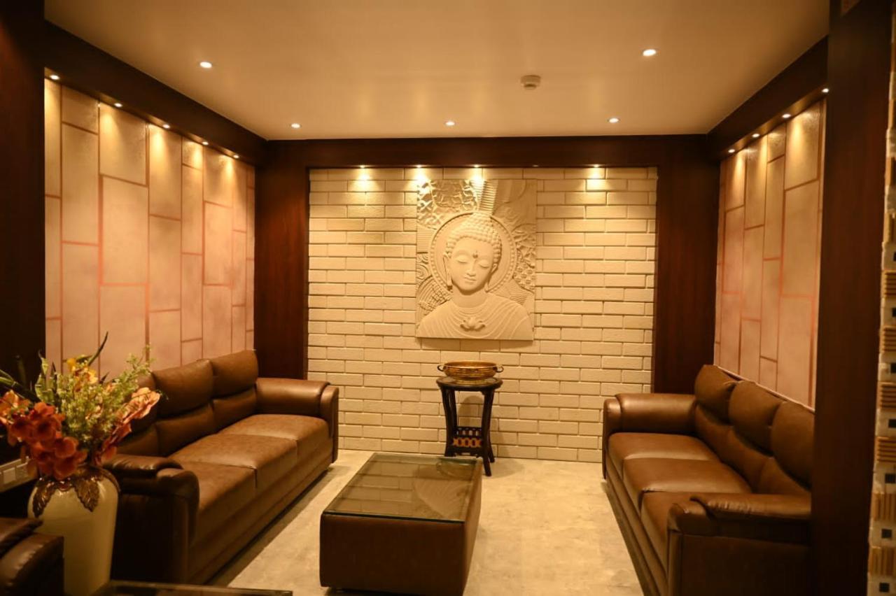 Blue Waves Hotel Tajpur Exterior photo