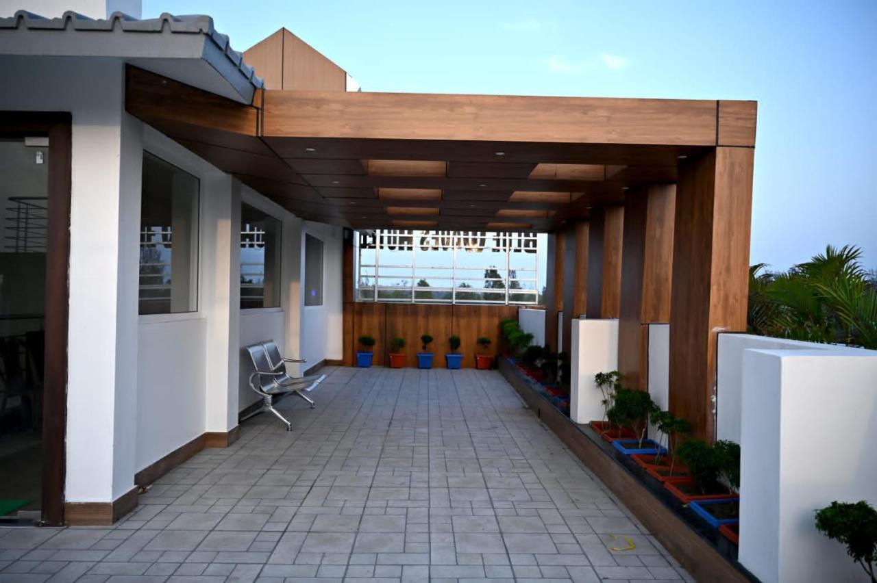 Blue Waves Hotel Tajpur Exterior photo