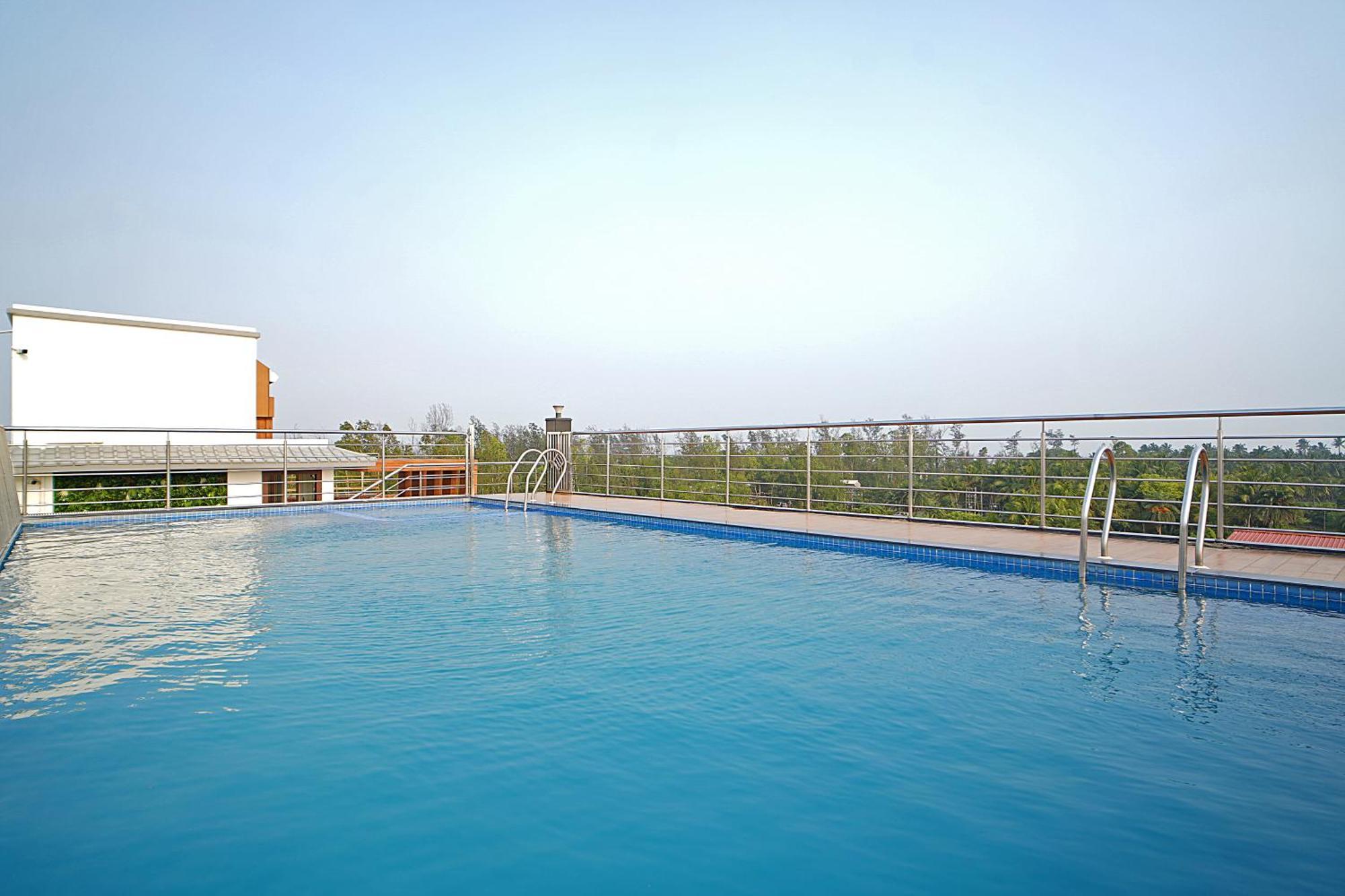 Blue Waves Hotel Tajpur Exterior photo