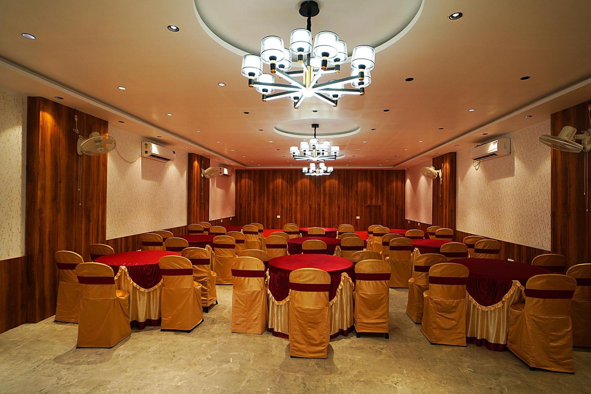 Blue Waves Hotel Tajpur Exterior photo