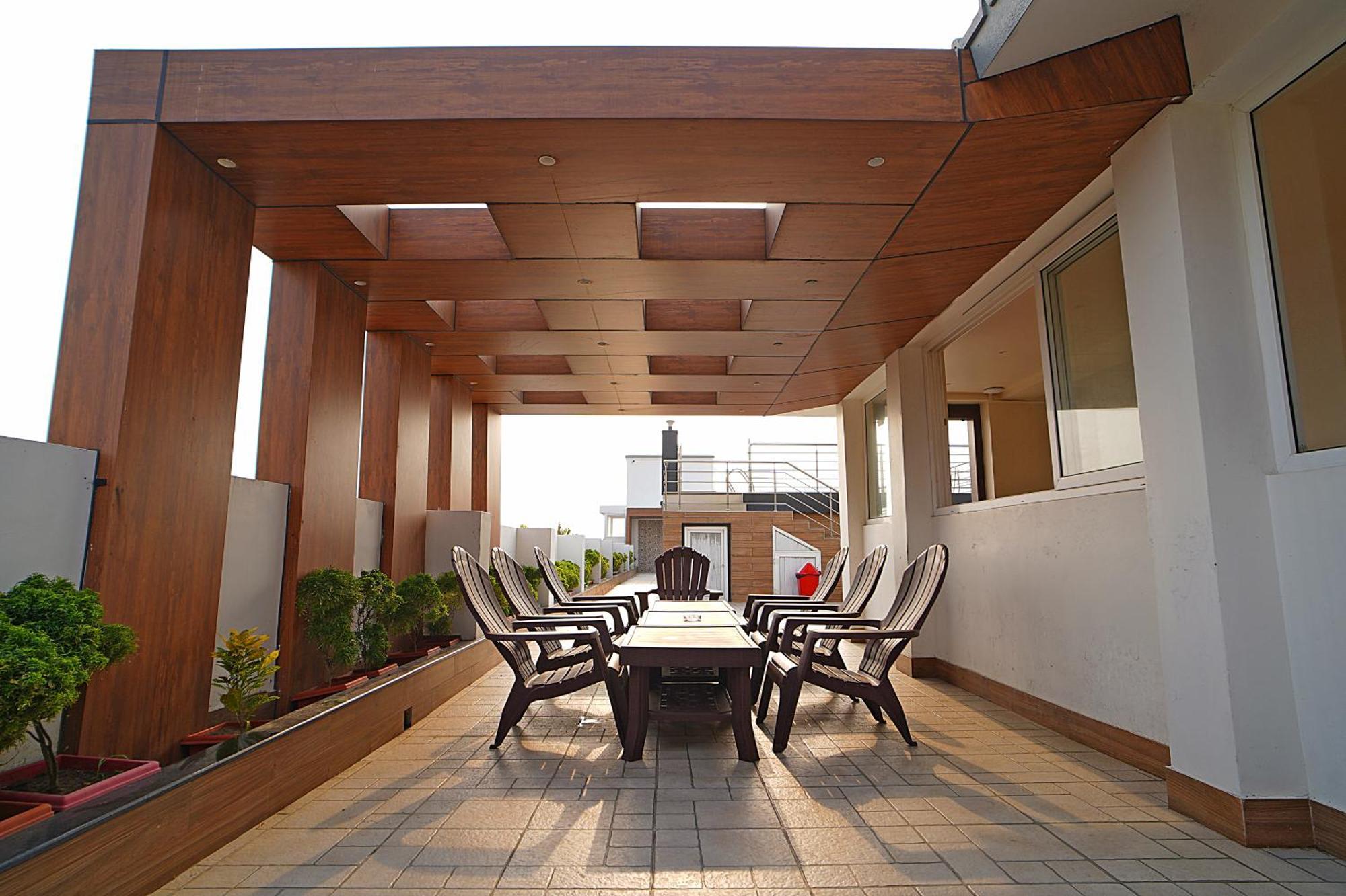 Blue Waves Hotel Tajpur Exterior photo