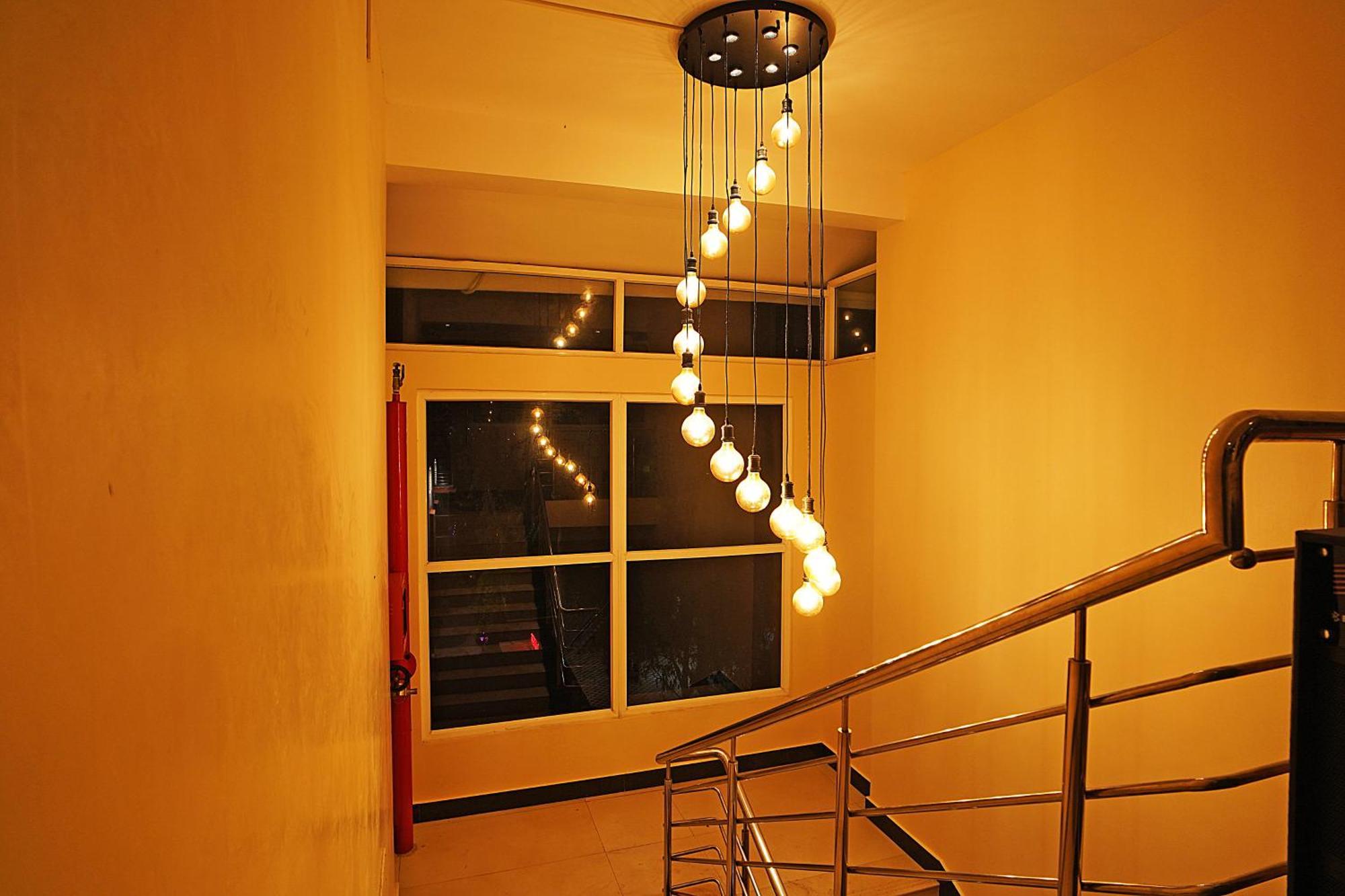 Blue Waves Hotel Tajpur Exterior photo