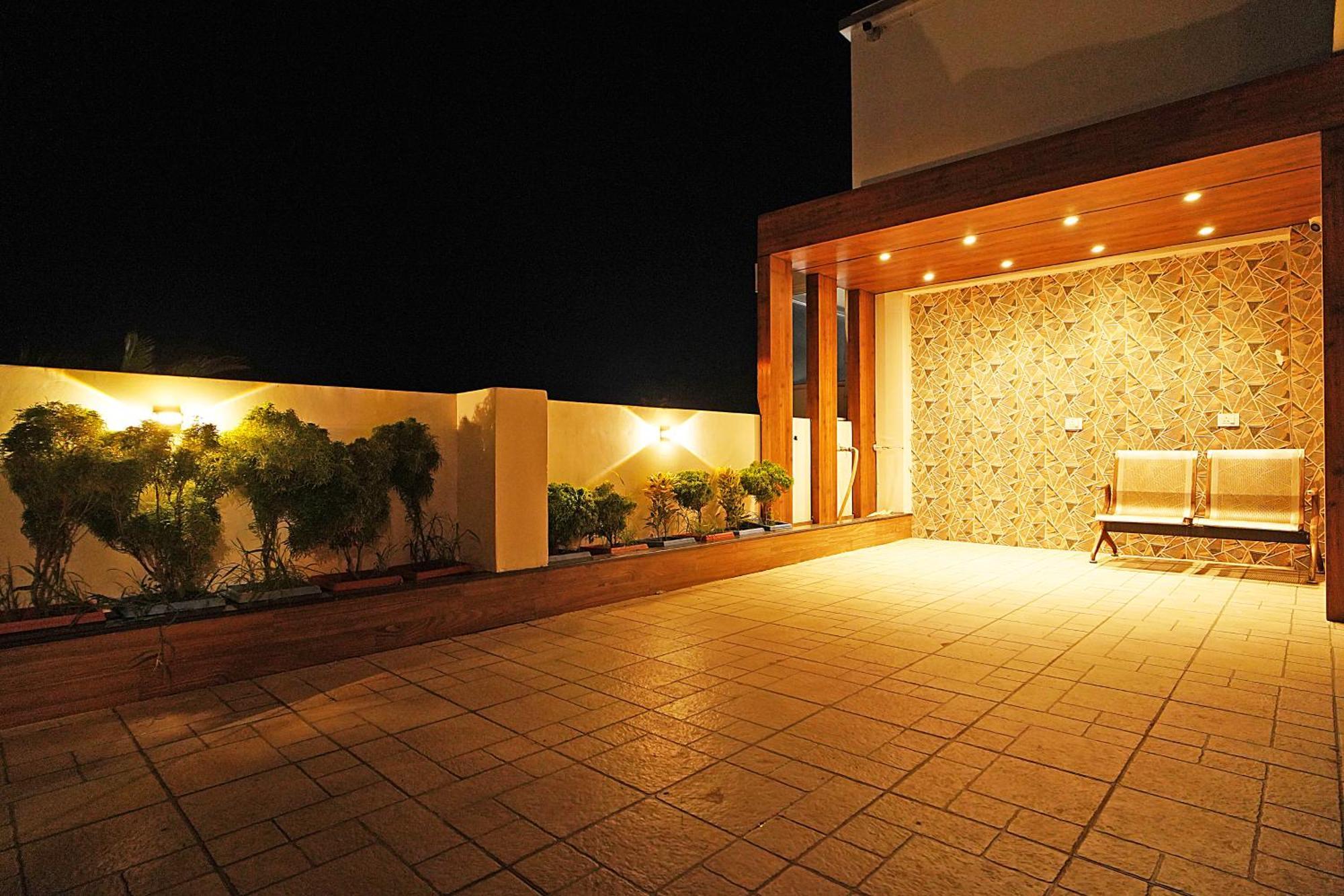 Blue Waves Hotel Tajpur Exterior photo